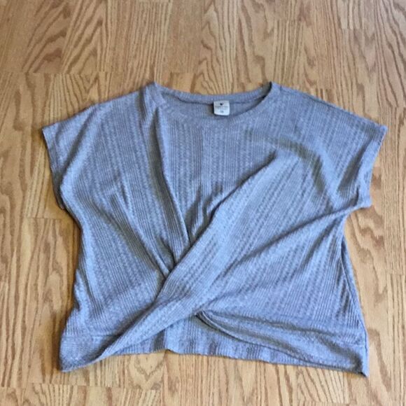 Lightweight gray top with front twist at waist in extra small by PAPER CRNE - Picture 1 of 9
